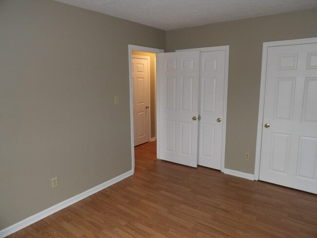 Building Photo - 409 Ridgewood Ln