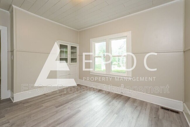 Building Photo - 1504 Cloverdale St