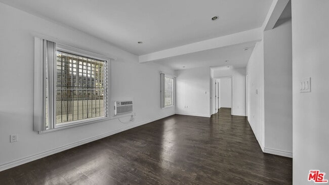 Building Photo - 1155 Horn Ave