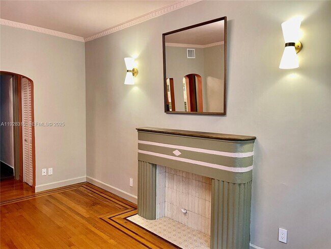 Building Photo - 1571 Pennsylvania Ave