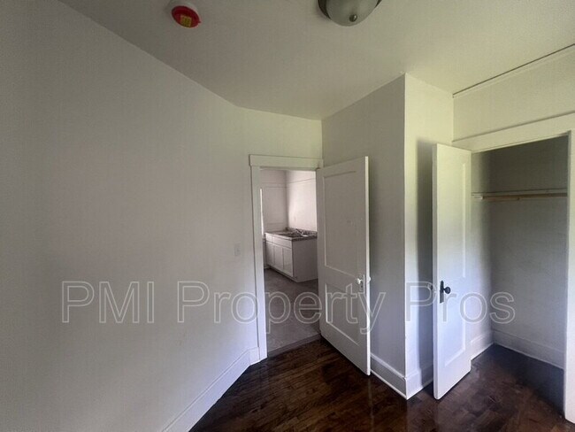 Building Photo - 3138 N 11th St