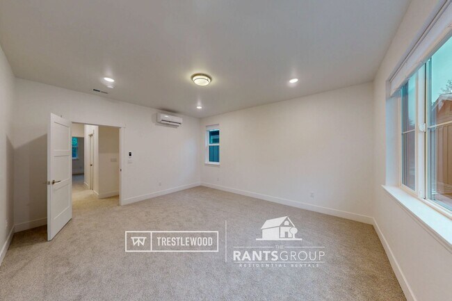 Building Photo - Brand New! Modern Home in Trestlewood – Where Comfort Meets Community!