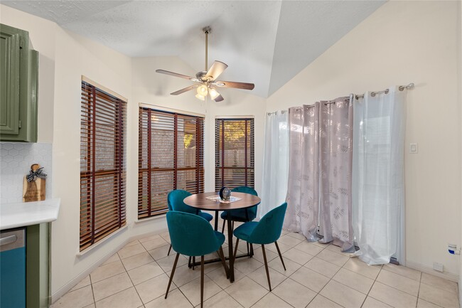 Building Photo - 12635 Ashford Chase Dr