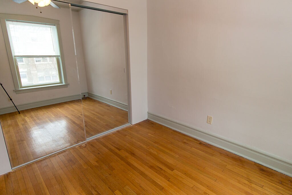 Building Photo - 1355 W Winona St