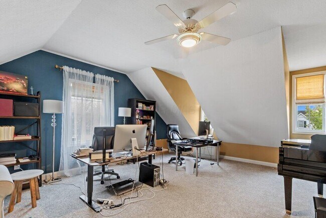 Building Photo - 5173 Claridge Dr