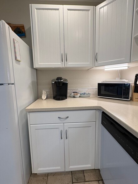 Building Photo - 490 E Enchantment Dr
