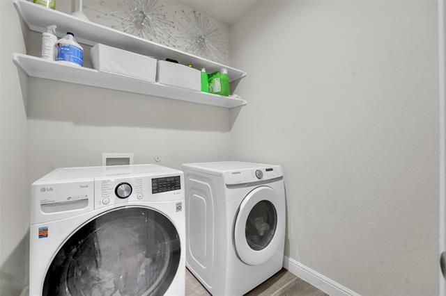 Building Photo - 1120 Gillespie Dr