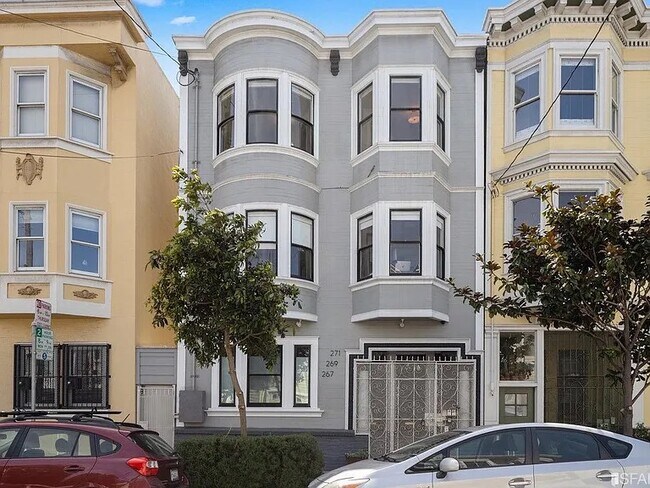 Building Photo - 271 Hermann St