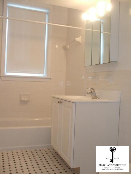 Building Photo - 20 John St