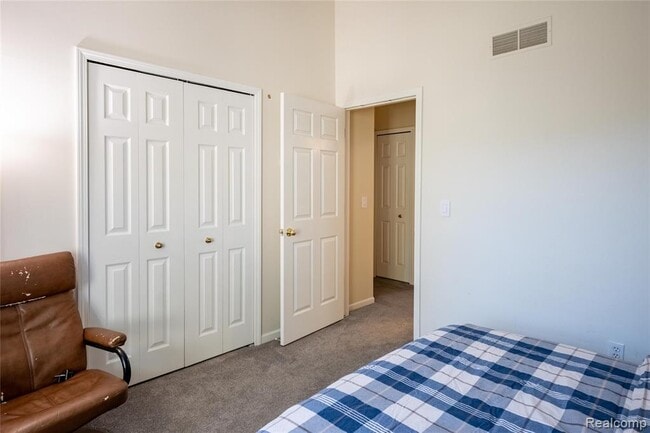 Building Photo - 41063 Millbrook Dr