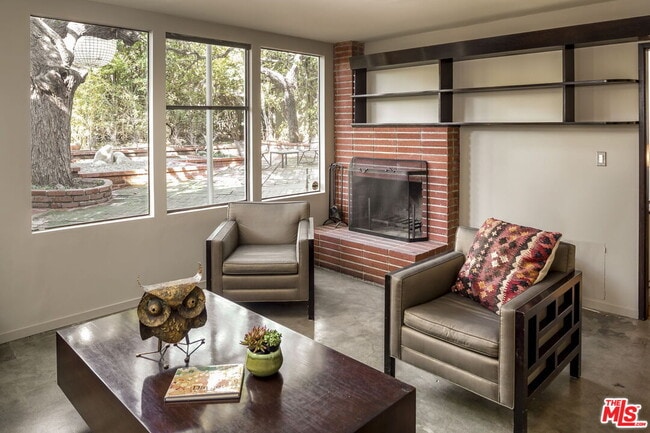 Building Photo - 1607 Angelus Ave