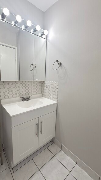 Building Photo - 1453 N Winslowe Dr