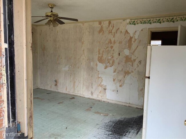 Building Photo - 3 br, 1 bath House - 600 Thurman St A Unit A