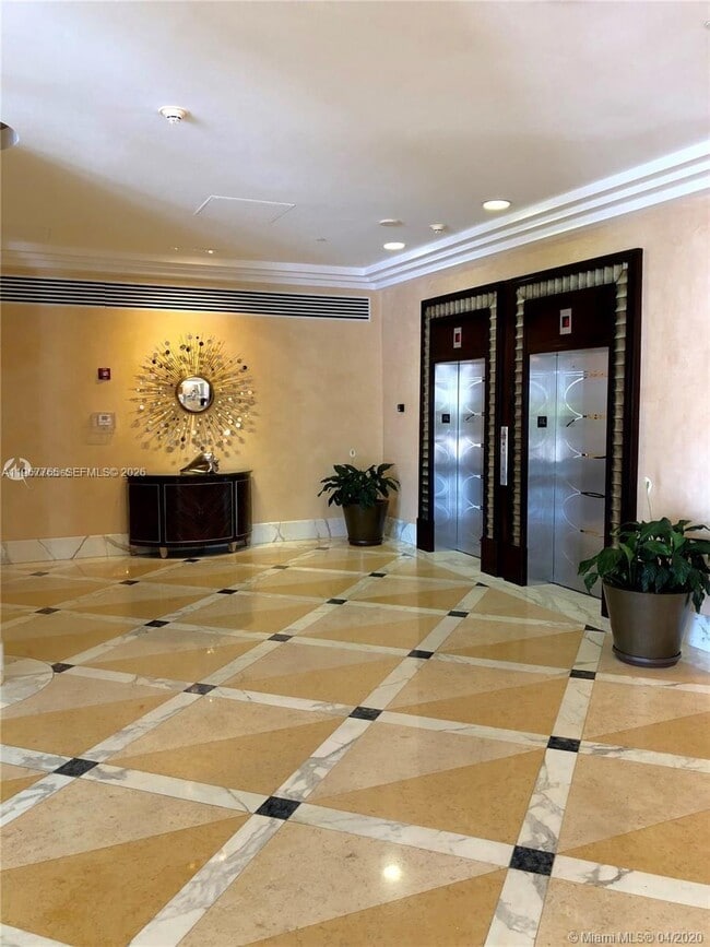 Building Photo - 6917 Collins Ave