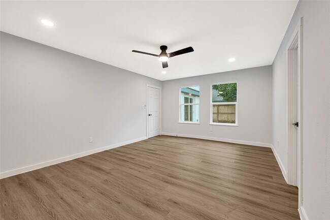 Building Photo - 3415 Lapstone Dr