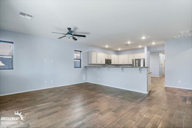 Building Photo - Beautiful 3Bdm 3Ba Home with Den in Waddell Near the 303!