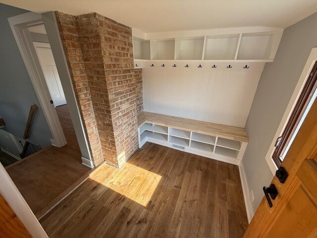 Building Photo - 7441 N Oriole Ave
