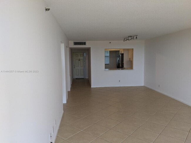 Building Photo - 2070 Homewood Blvd