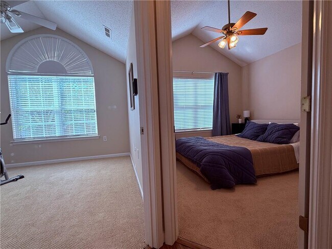Building Photo - 3050 Orchard Ridge Cir