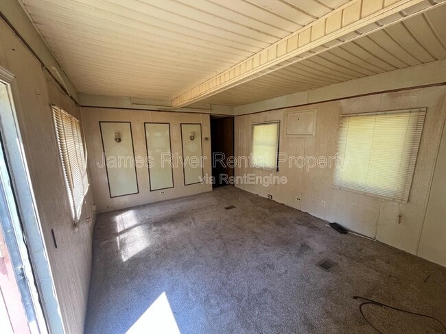 Building Photo - 155 Pomona Dr