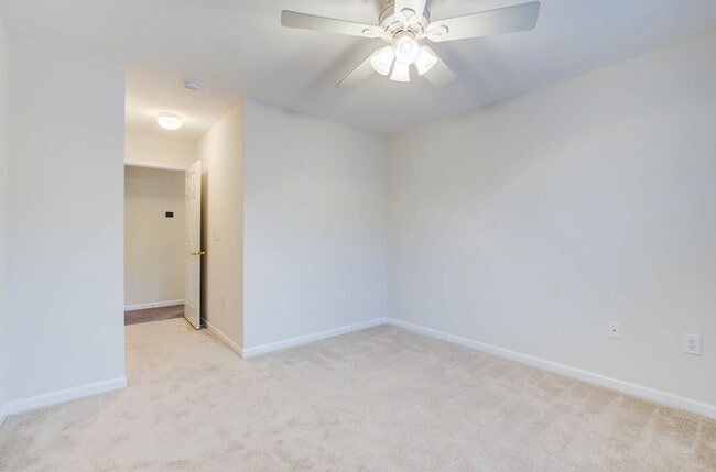 Building Photo - 500 Tree Branch Cir