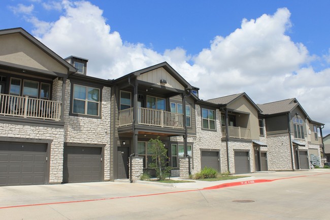 Building Photo - Springs At Round Rock