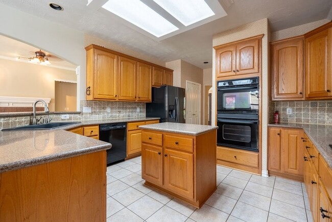 Building Photo - 12502 Boxwood Way Ln