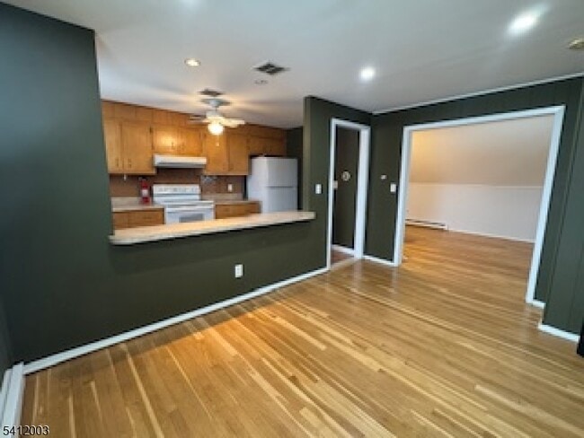 Building Photo - 510 Helfin St