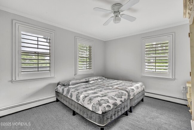 Building Photo - 370 E Main St