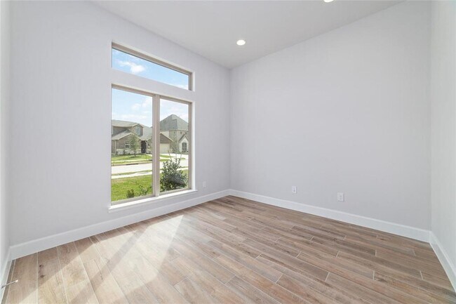 Building Photo - 624 Cape Capri Dr