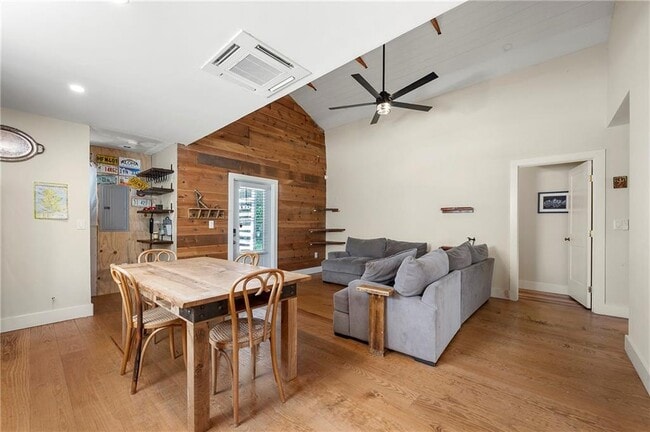 Building Photo - 948 Margaret Pl NW