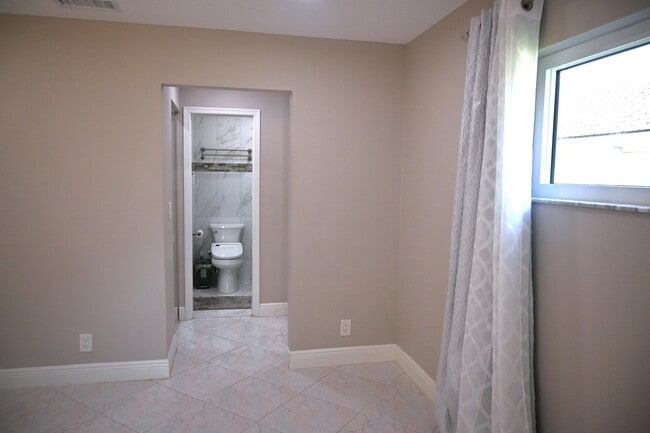 Building Photo - 9746 Lancaster Pl