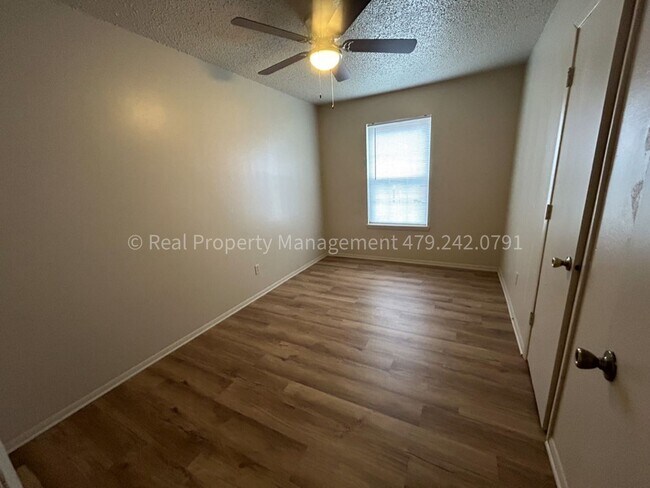 Building Photo - 1205 W Atlanta St