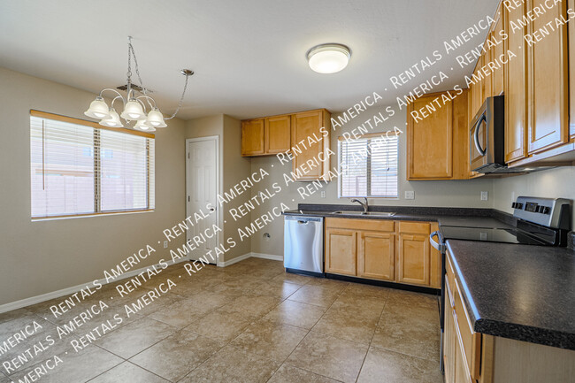 Building Photo - $500 off the 1st full month's rent with a ...