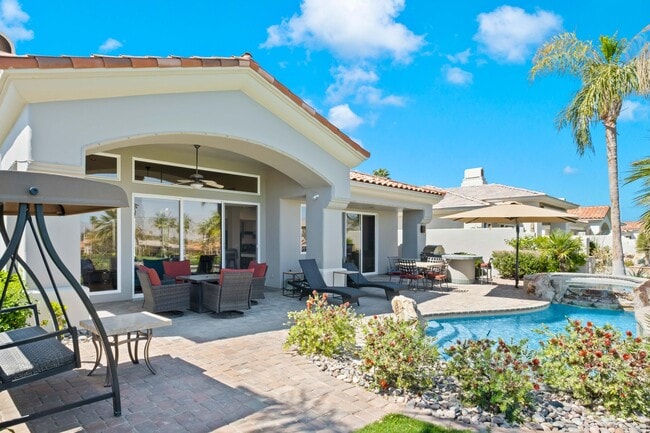 Building Photo - 872 Mission Creek Dr