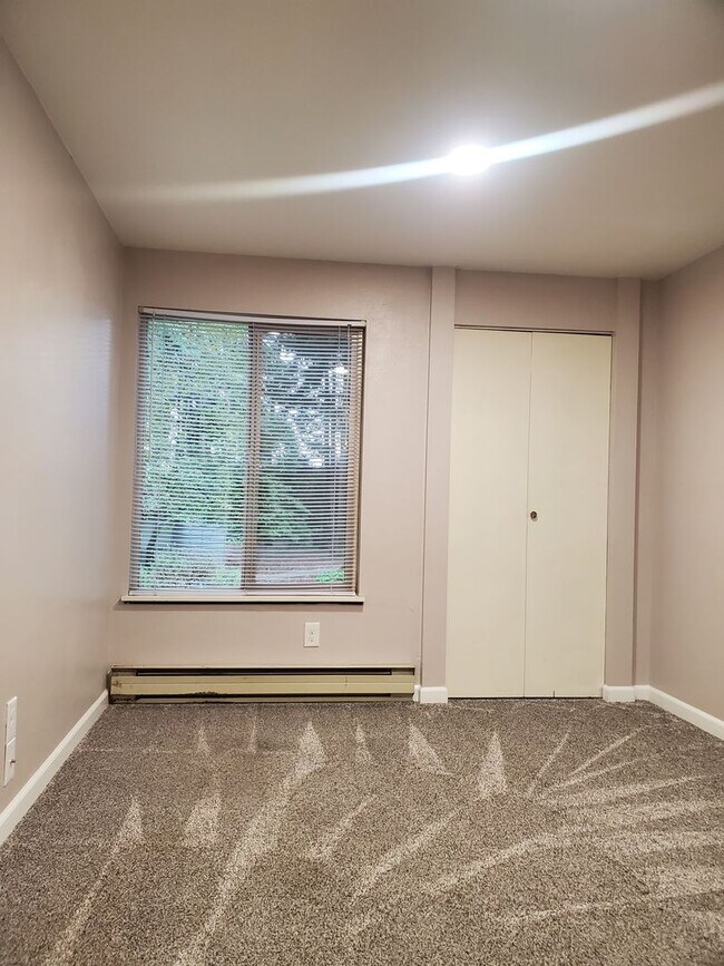 Building Photo - 2bd, 2 ba Condo in Oakbrook, Amenities! $1...