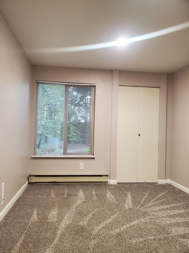 Building Photo - 2bd, 2 ba Condo in Oakbrook, Amenities! $2...