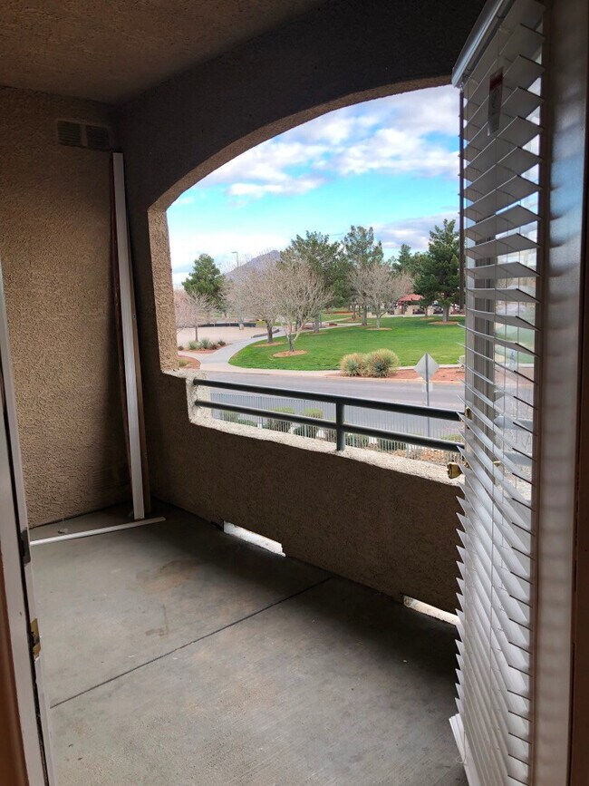 Building Photo - 833 Aspen Peak Loop