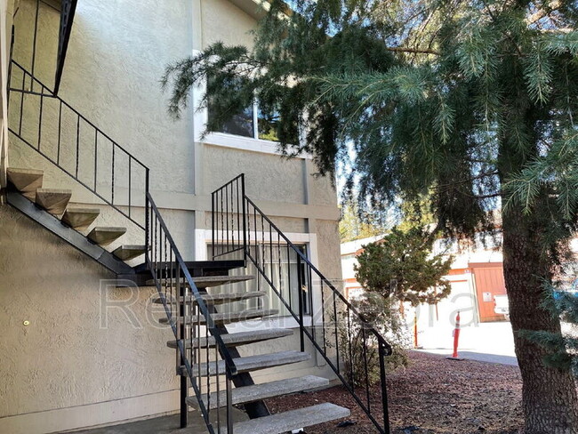 Building Photo - 935 Civic Center Dr