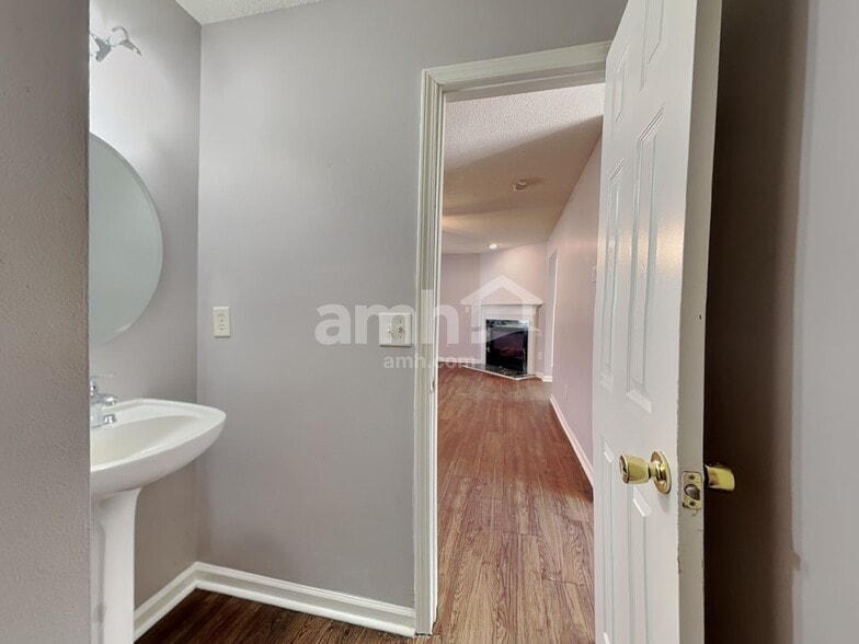 Building Photo - 1333 Harland St