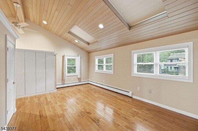 Building Photo - 47 Crossbrook Rd