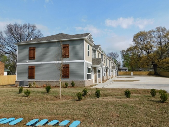 Building Photo - 1711 Jackson St