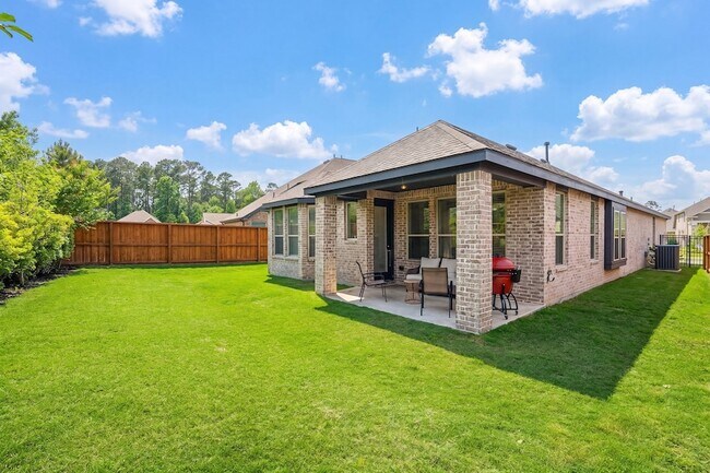 Building Photo - 8145 Overland Grv
