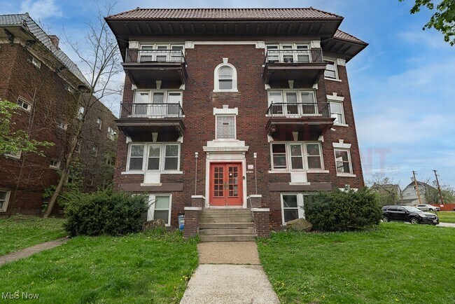 Primary Photo - 14140 Superior Rd
