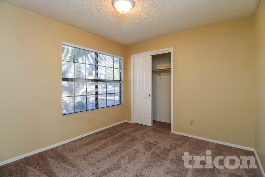 Building Photo - 7743 W Dreyfus Dr