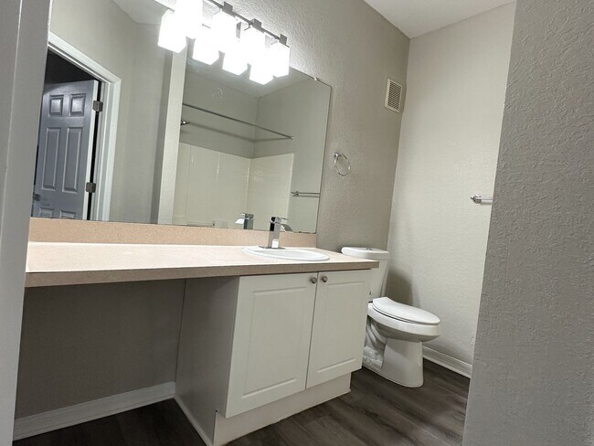 Building Photo - Crescent Place - 11-206