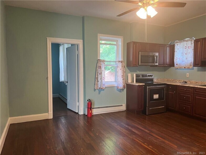 Building Photo - 214 Goffe Ter