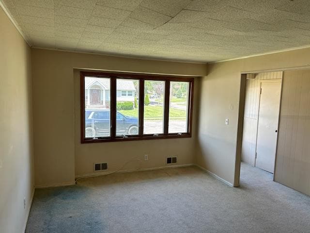 Building Photo - 27 1/2 Greenway Dr