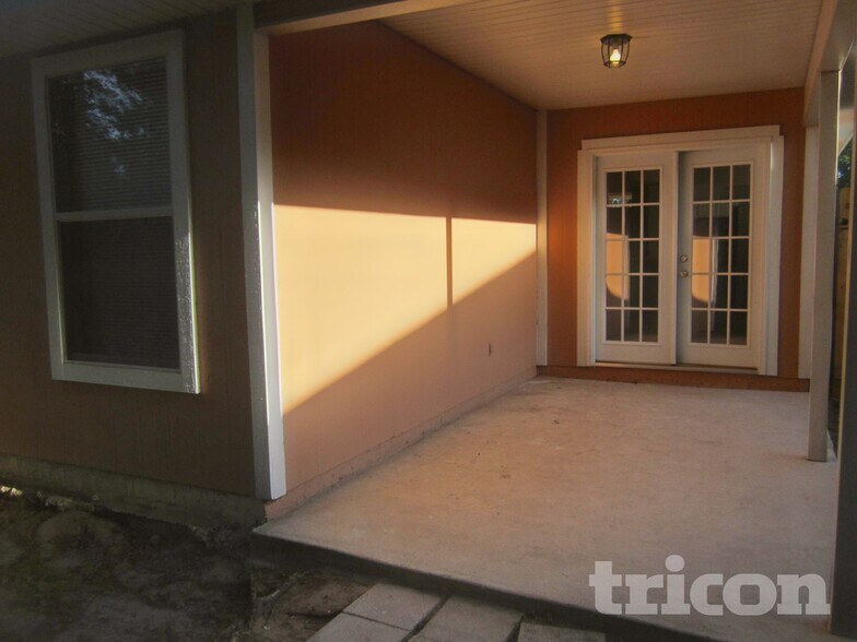 Building Photo - 938 Cherry Point Way