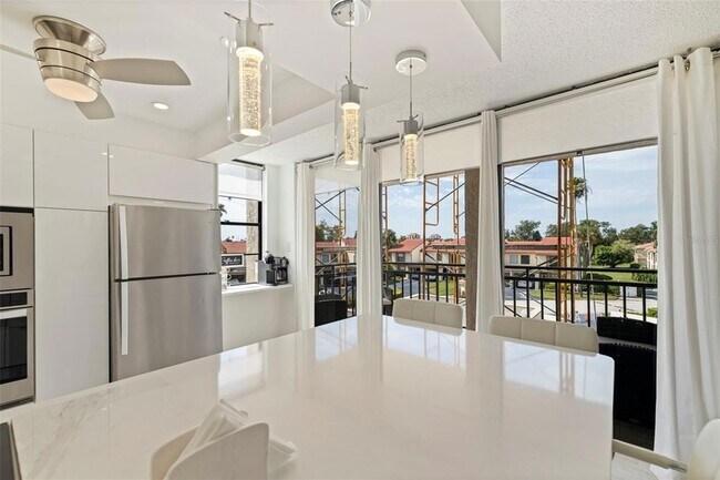 Building Photo - 6145 Sun Blvd
